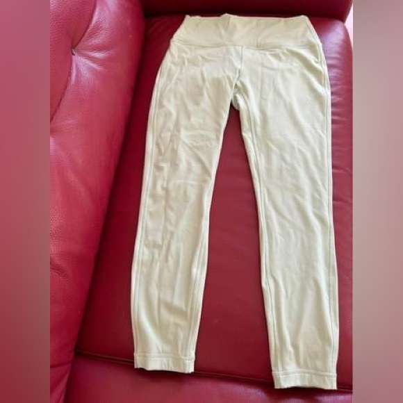 Lululemon Wunder Under High-Rise Tight 25"
Creamy Mint Size 8 - Picture 1 of 2